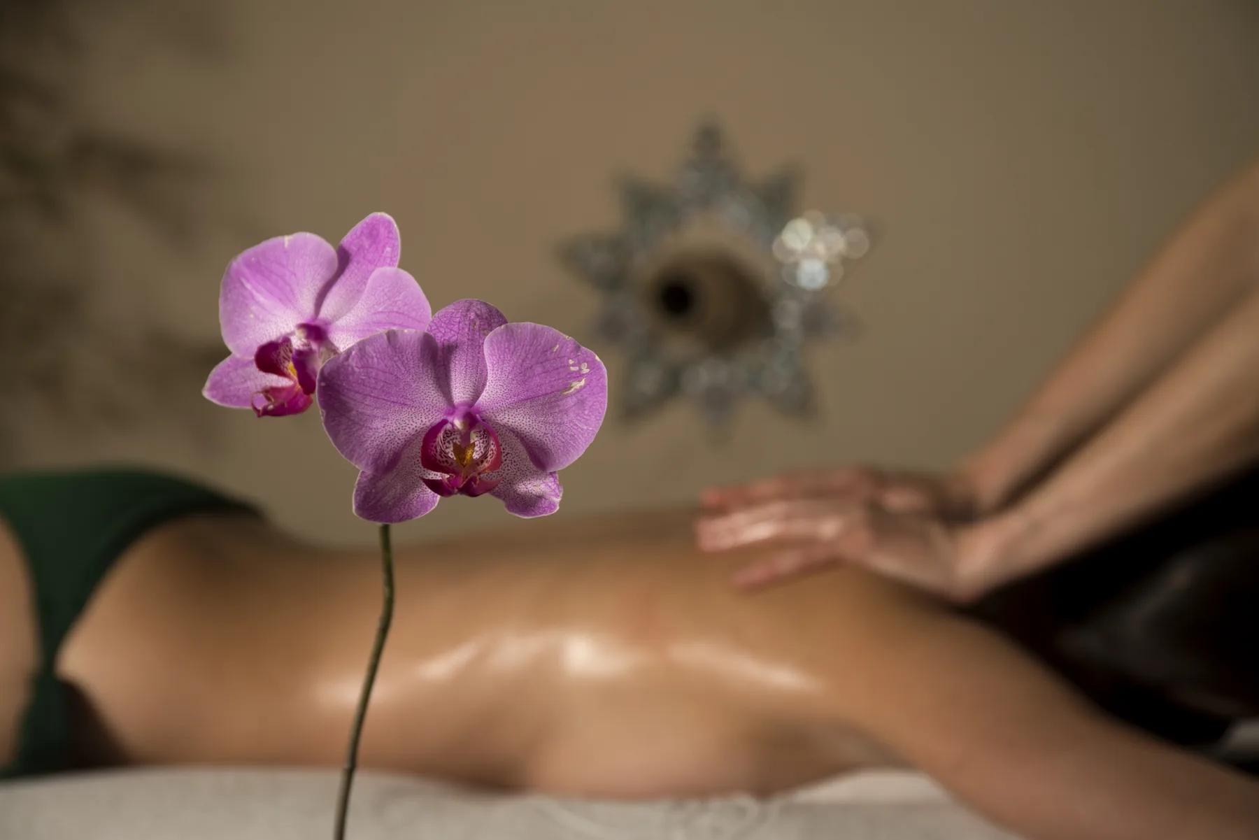 Caliphal Bath + 30-min relaxing massage